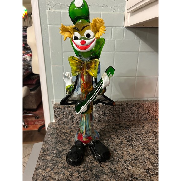 This is a vintage Murano art glass clown figurine holding a guitar 18.5" tall - Picture 2 of 7